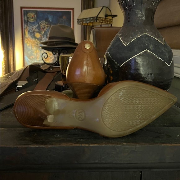 Michael Kors saddle Brown Heels size 8.5 like new - Picture 6 of 10